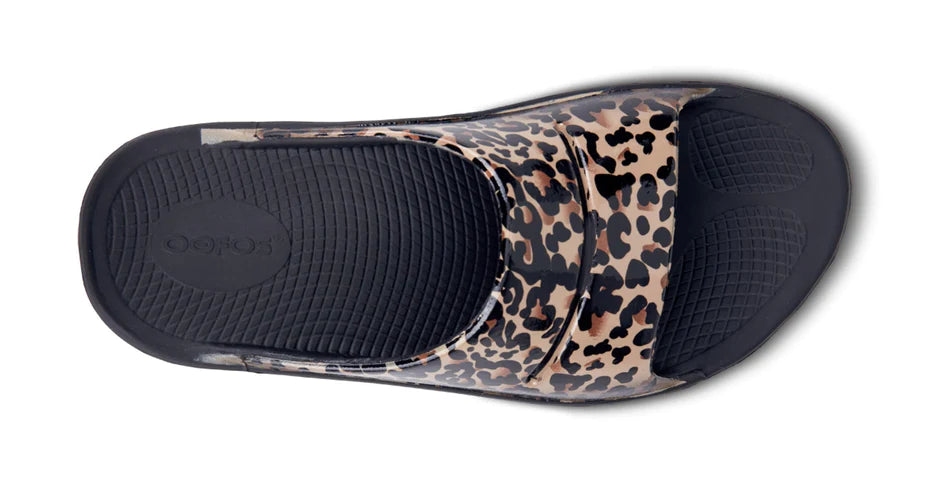 Oofos leopard discount size 8