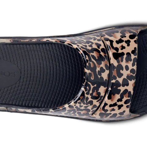 Oofos discount leopard slide